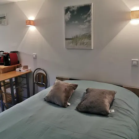 Апартаменты La Petite Cour Онфлёр